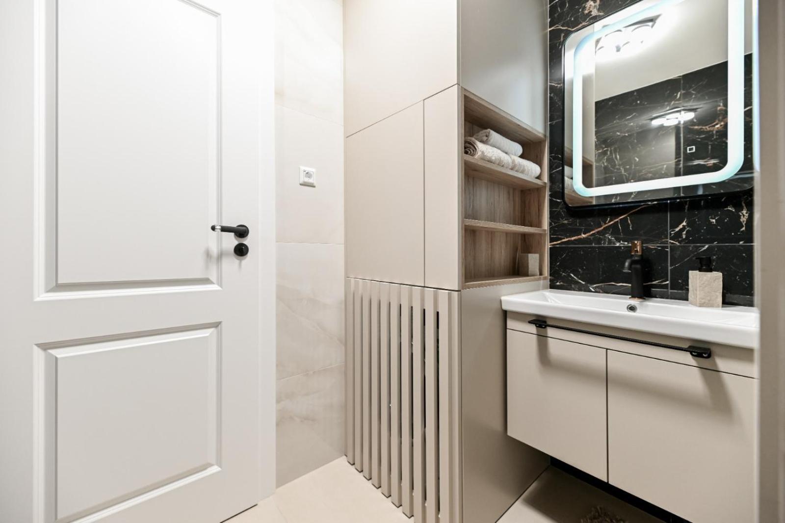 Newly Renovated Apartment Luce Zadar Exterior foto