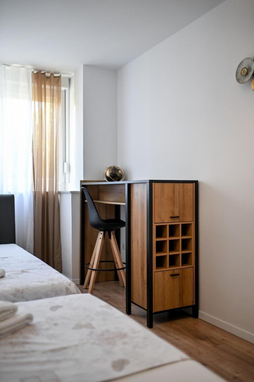Newly Renovated Apartment Luce Zadar Exterior foto